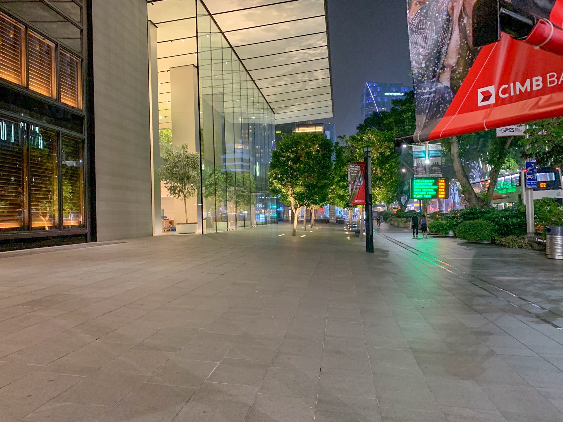 xếp hàng mua iphone ảnh 1 xep hang mua iphone anh 1