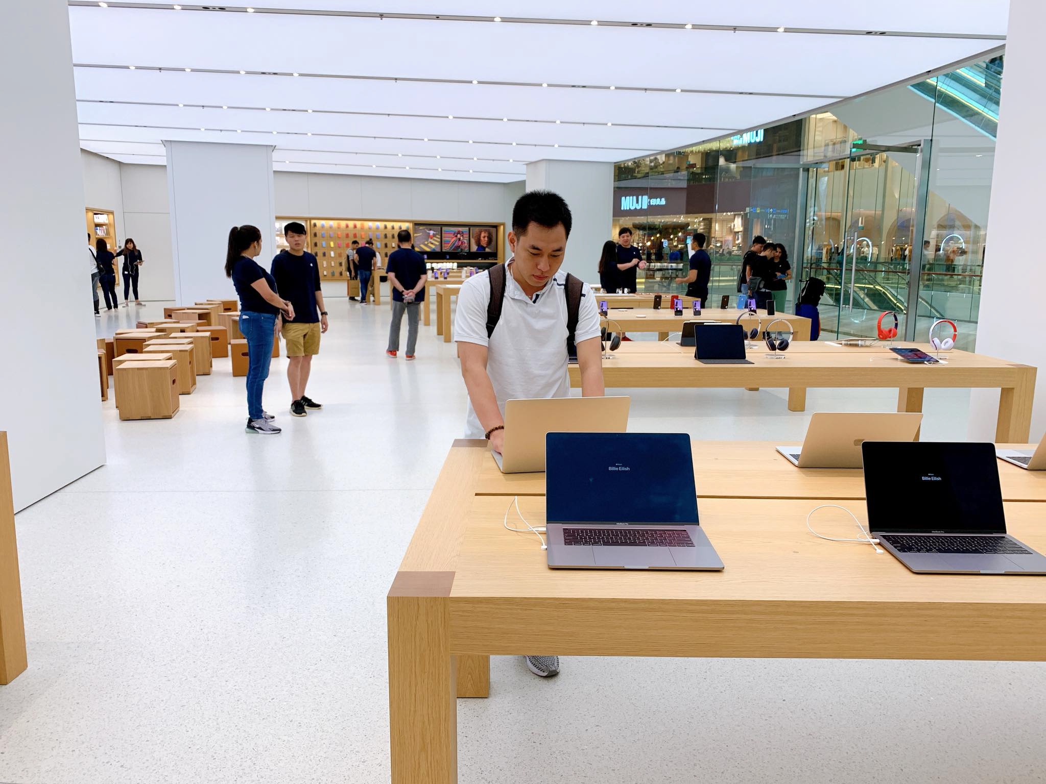 xếp hàng mua iphone ảnh 2 xep hang mua iphone anh 2