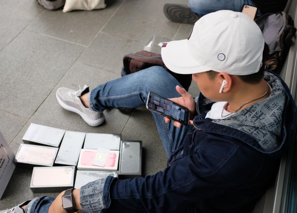 iPhone xach tay co the bi xoa so vao ngay 15/10 hinh anh