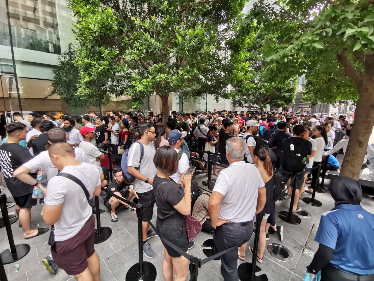 mở bán iPhone 11 ảnh 2 mo ban iPhone 11 anh 2