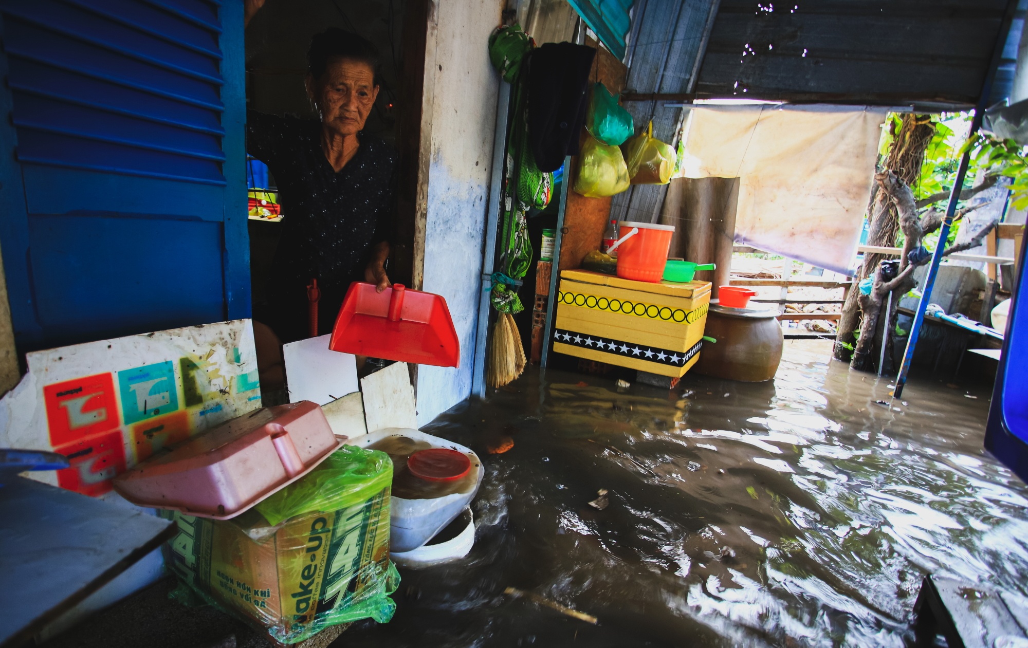 trieu cuong gay ngap duong Tran Nao quan 2 anh 2