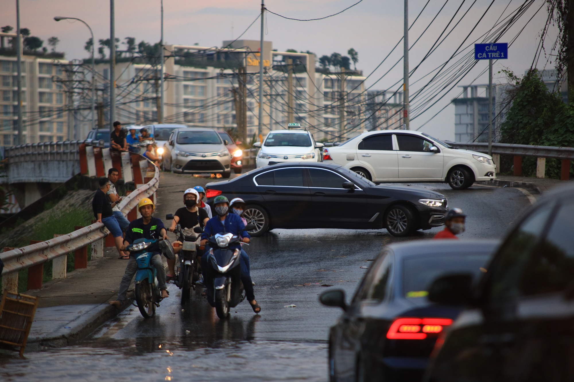 trieu cuong gay ngap duong Tran Nao quan 2 anh 13