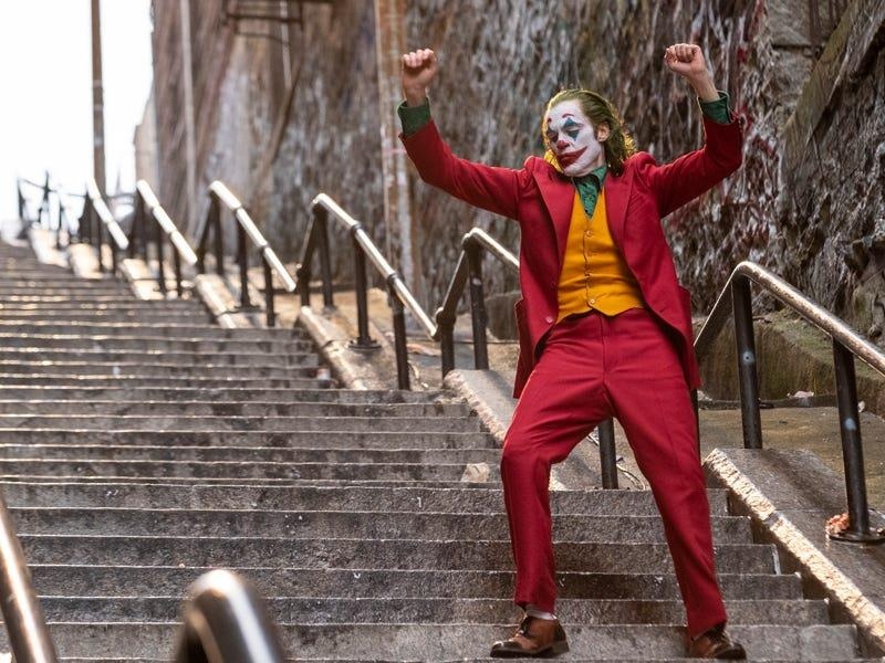 Fan 'Joker' dua nhau nhay mua tren bac thang New York hinh anh