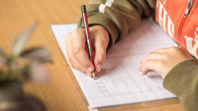 đồng hồ lớp học ảnh 2 dong ho lop hoc anh 2