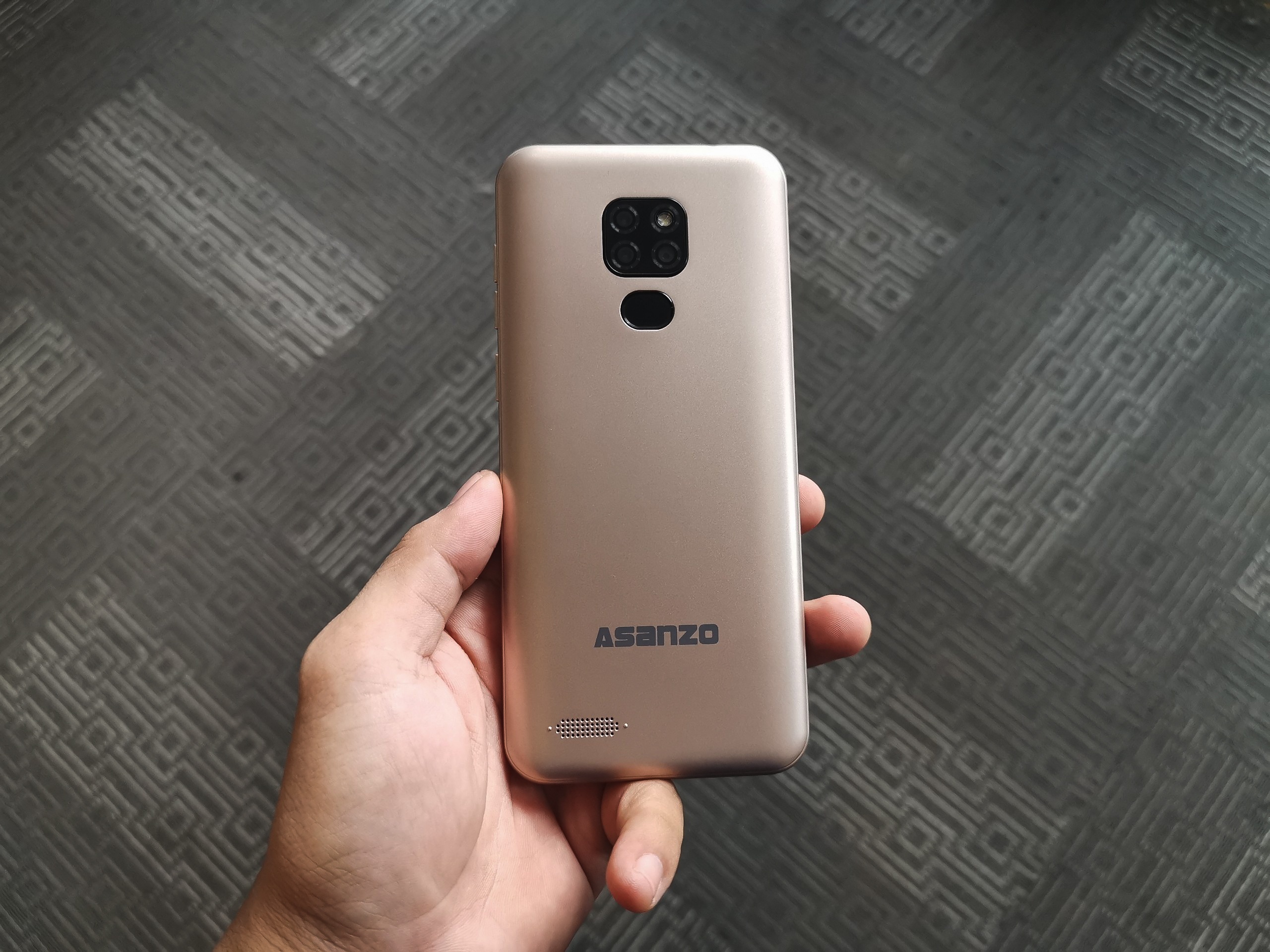 asanzo ra mat smartphone anh 1