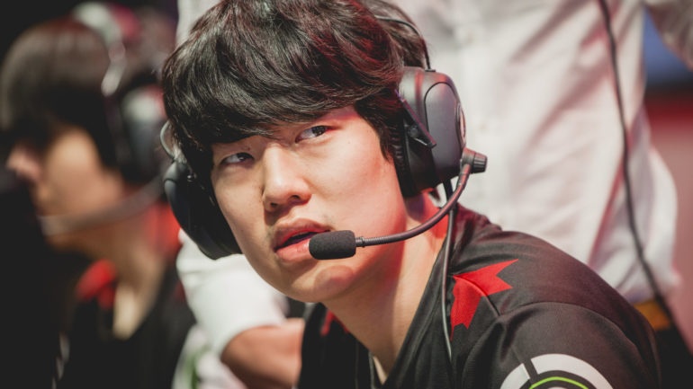 Hang loat vu no luong bi phanh phui trong gioi LMHT hinh anh