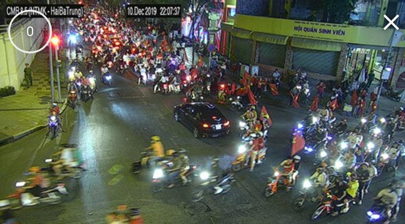 Ung dung giup an mung U22 VN vo dich SEA Games ma khong can ra duong hinh anh