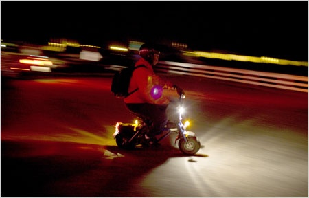 Dich vu dua tai xe say va xe ve nha co kha thi o Viet Nam? hinh anh