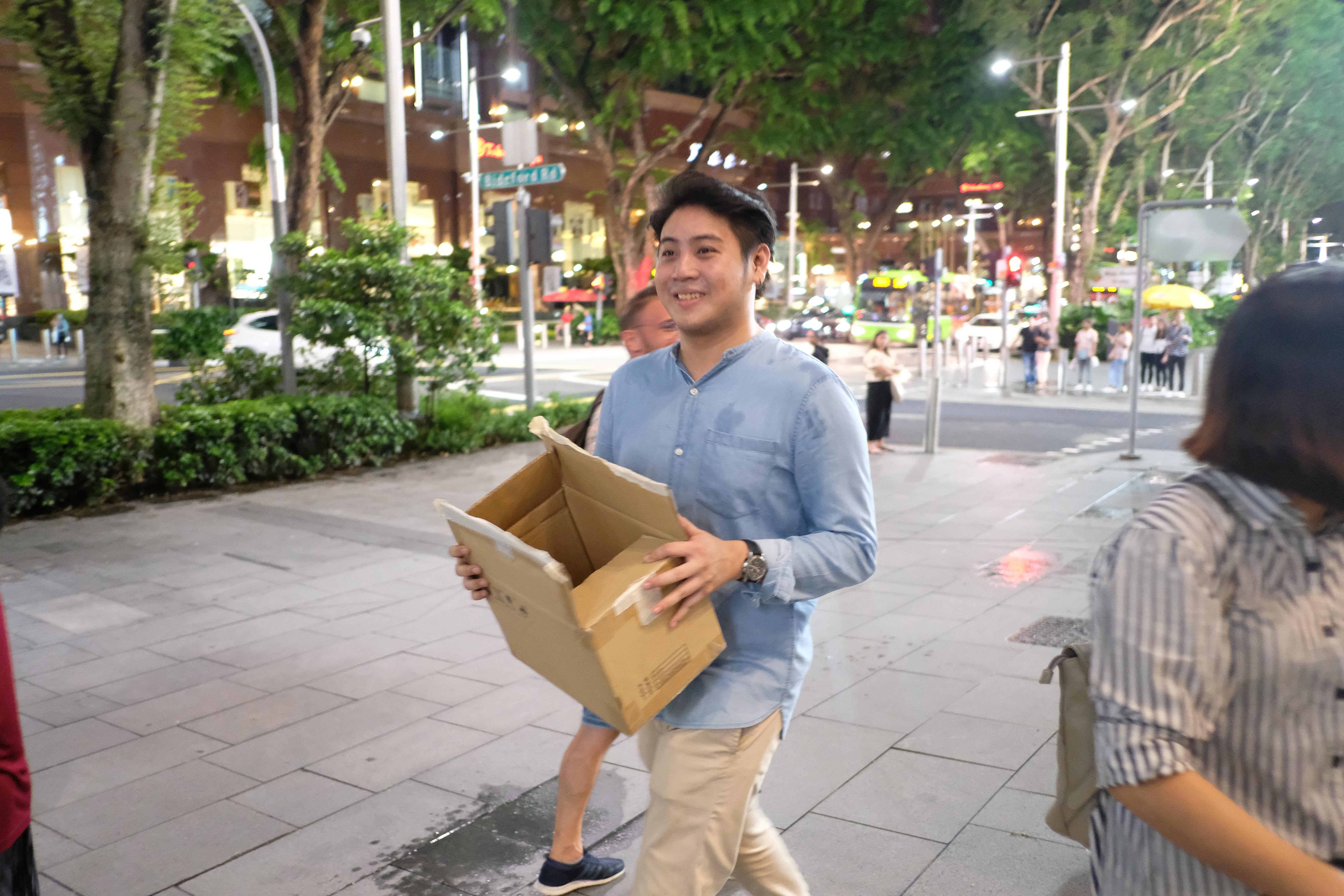 Oppo mua quang cao ngay ra mat samsung anh 2