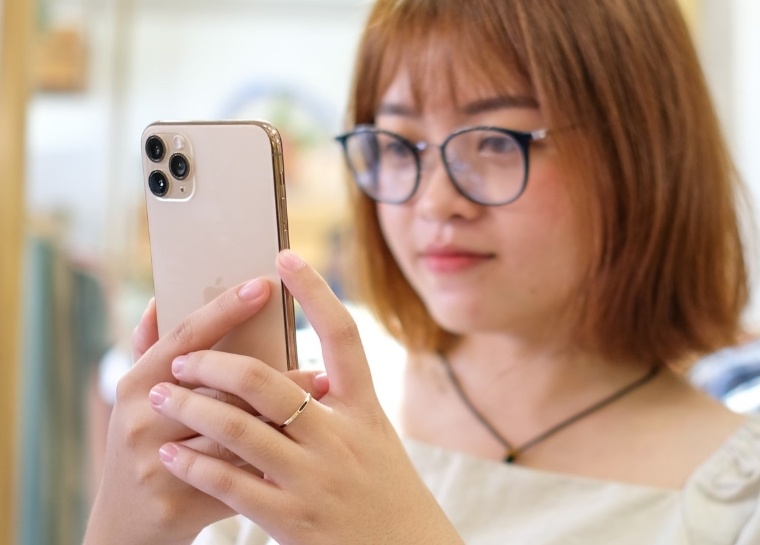 iPhone xach tay dong loat tang gia tai Viet Nam vi dich virus corona hinh anh