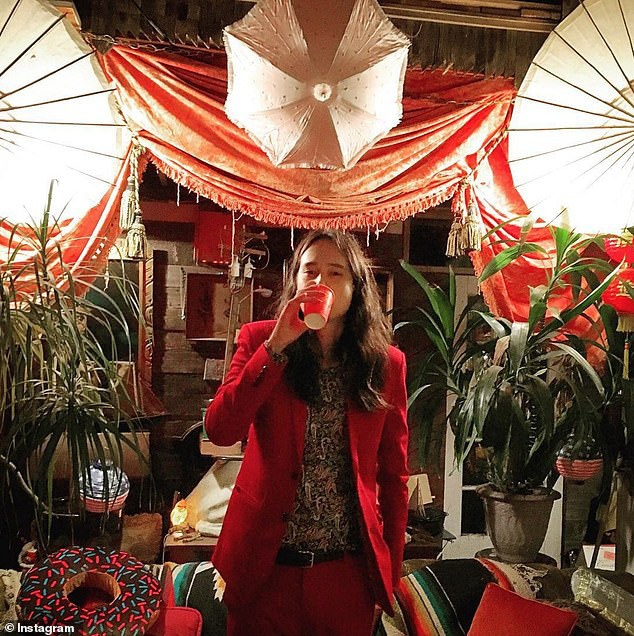 chan dung hoan ton that anh 6