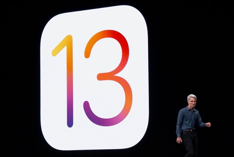 so sanh iphone 11 voi s20 anh 3