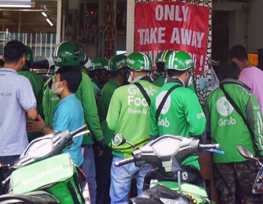 Grab Food tang gia cuoc giao thuc an hinh anh