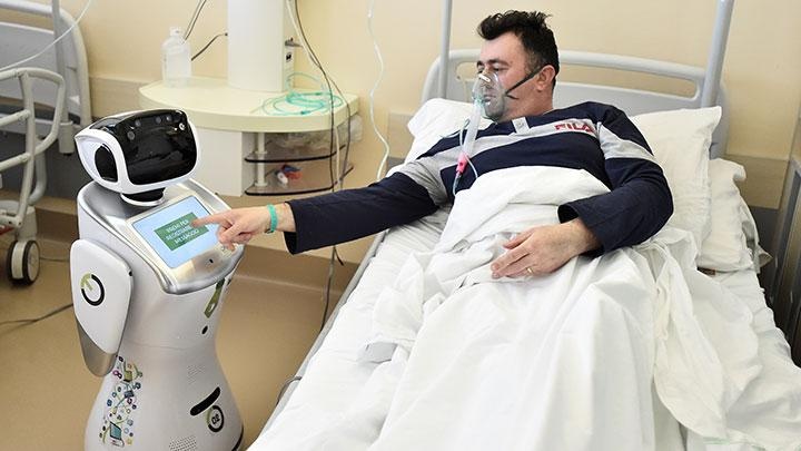 robot giup chong dich anh 2