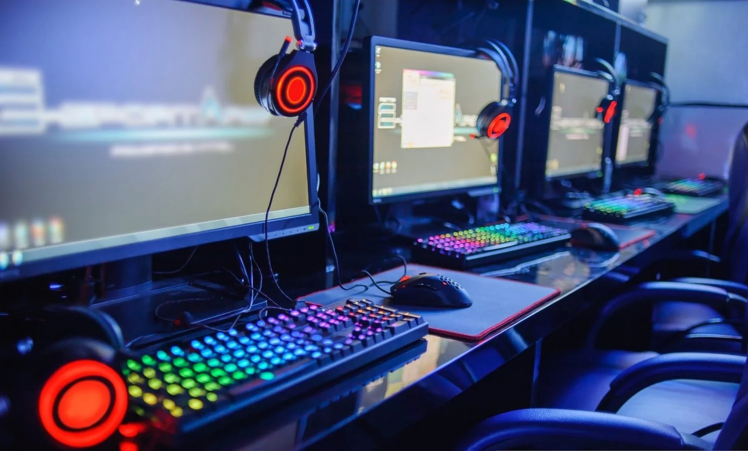 Tu hom nay, choi o tiem net sau 22h dem co the bi phat tien hinh anh