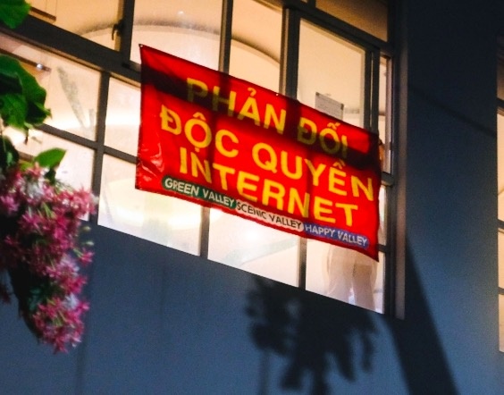 Giam gia 60%, mang Internet doc quyen o Phu My Hung van bi phan doi hinh anh