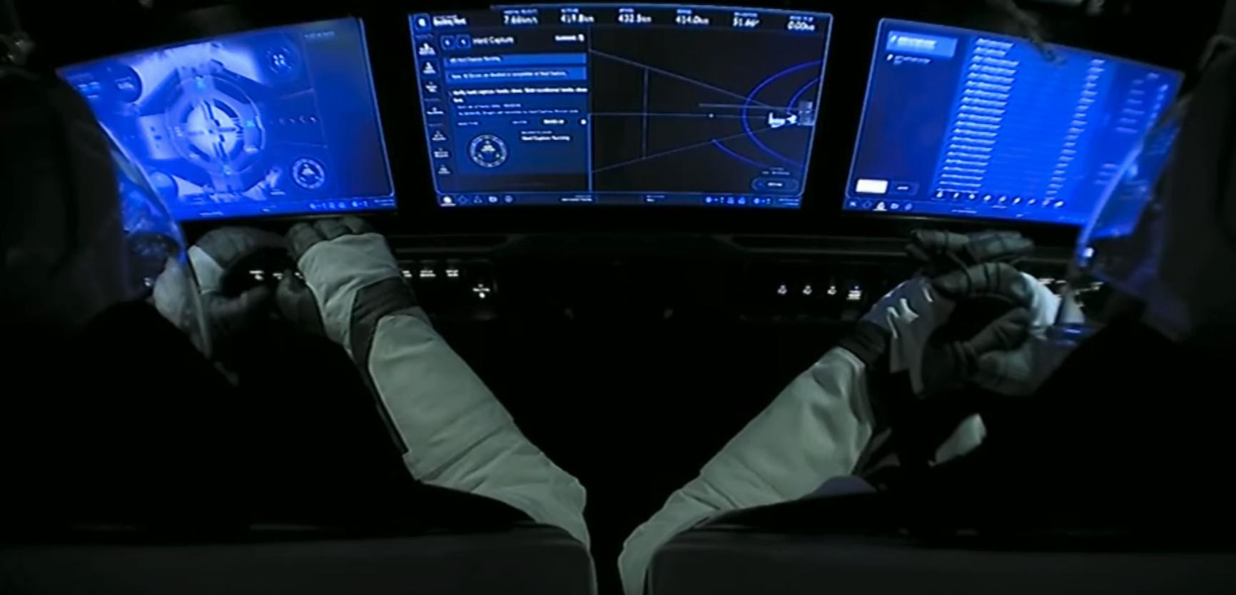 Tau con thoi cua SpaceX da noi Tram vu tru quoc te hinh anh