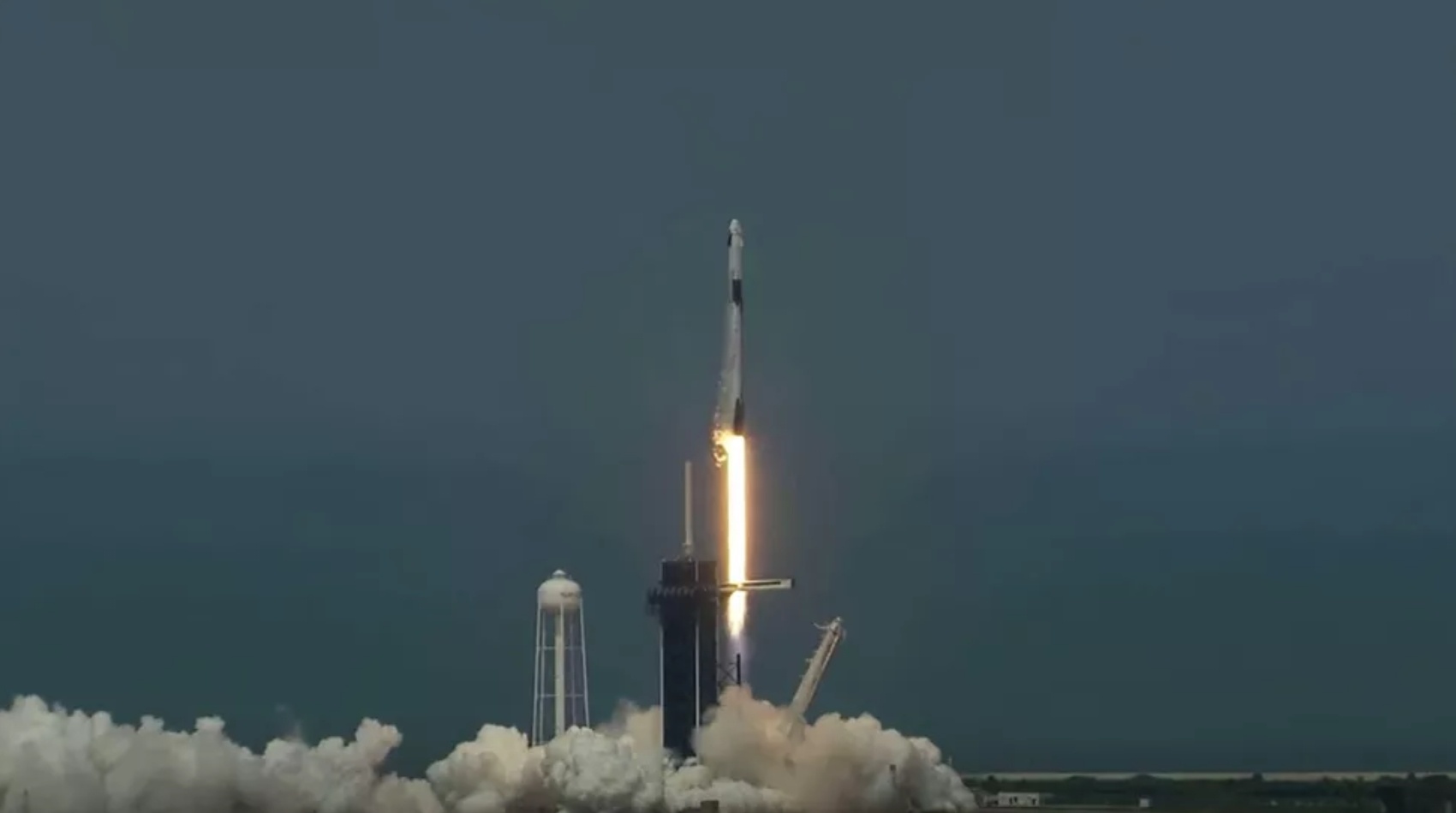 SpaceX, NASA thuc hien thanh cong su menh khong gian lich su hinh anh