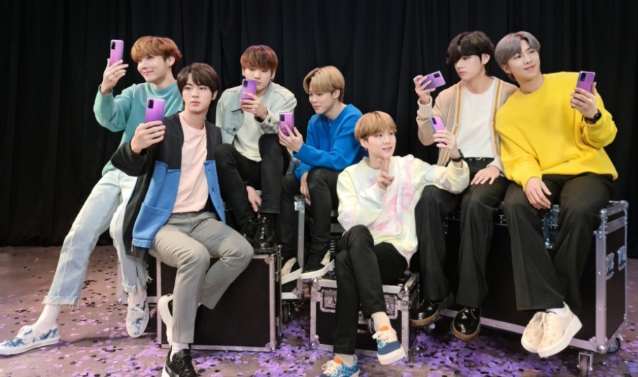 Samsung ra mat Galaxy S20+ va tai nghe phien ban BTS hinh anh