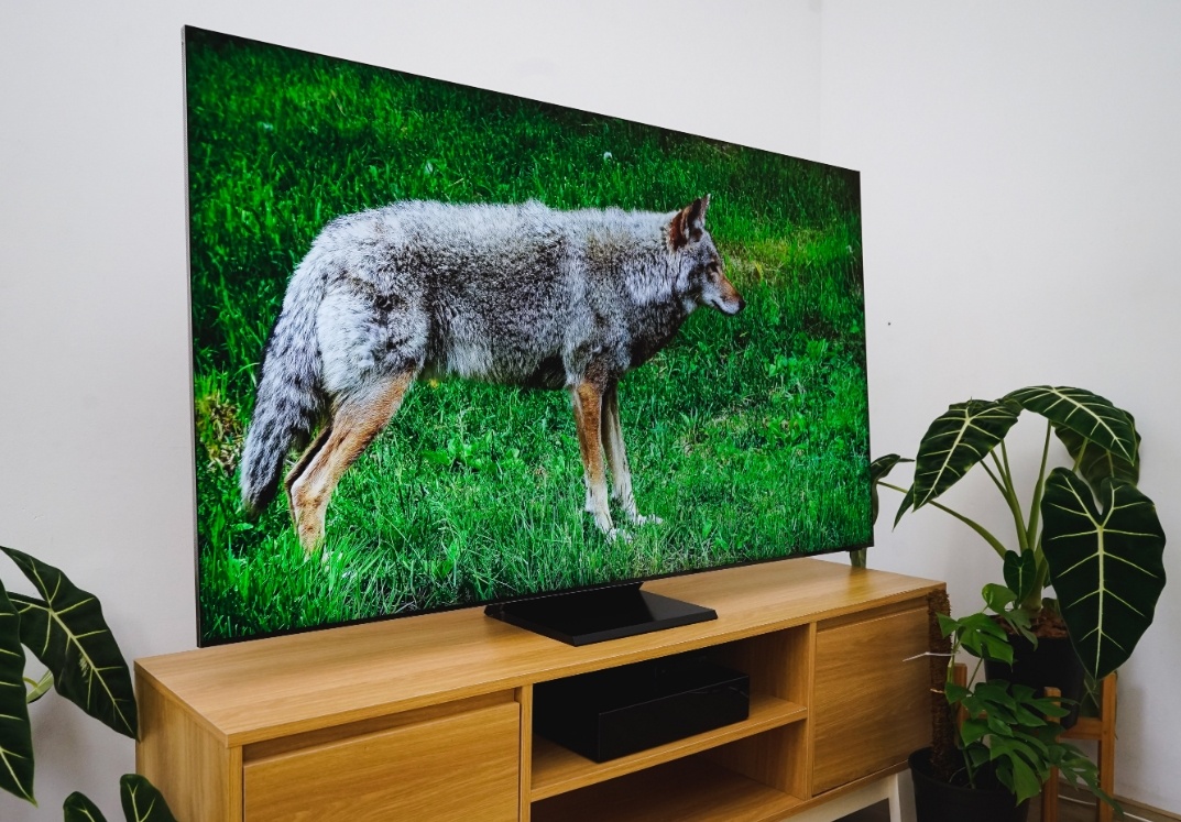 Trai nghiem TV QLED Q950TS: 'Tam guong 8K' gia 120 trieu tu Samsung hinh anh