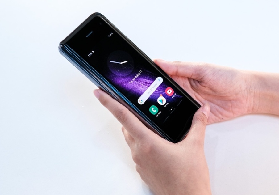 Galaxy Z Fold 2 anh 2