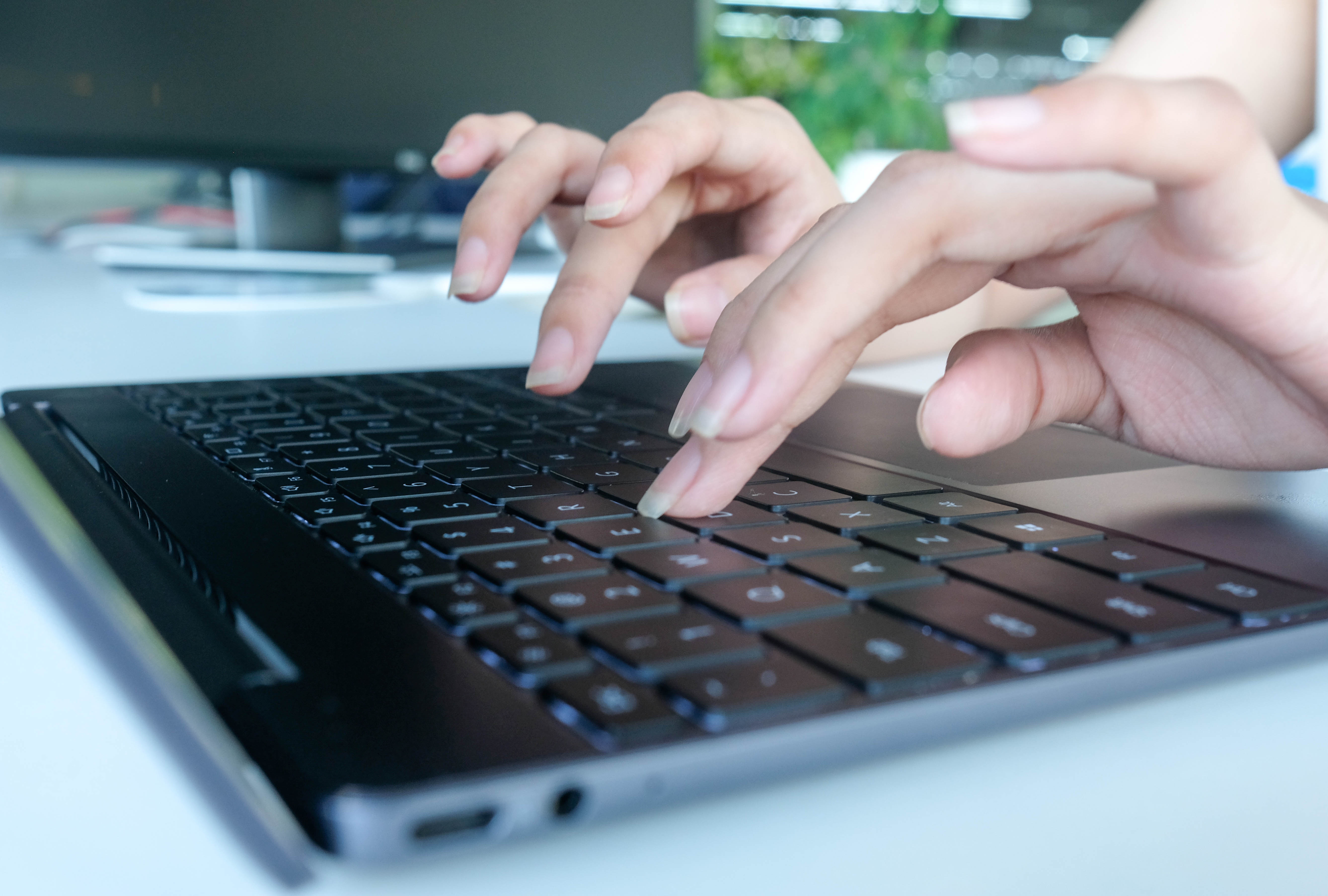 danh gia matebook 13 anh 8