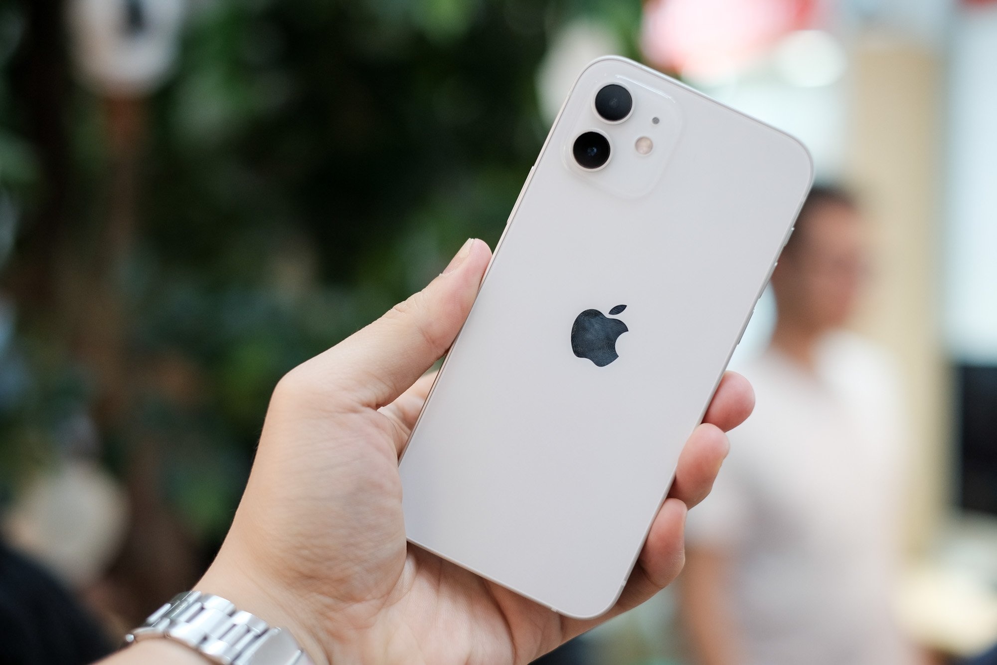 gia iphone 12 xach tay anh 2