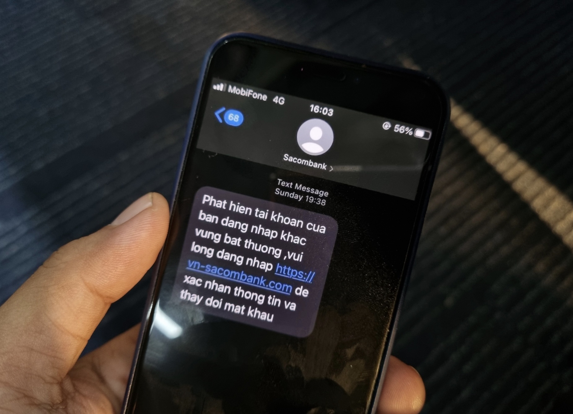 Dau so Sacombank tiep tuc gui tin nhan lua dao hinh anh