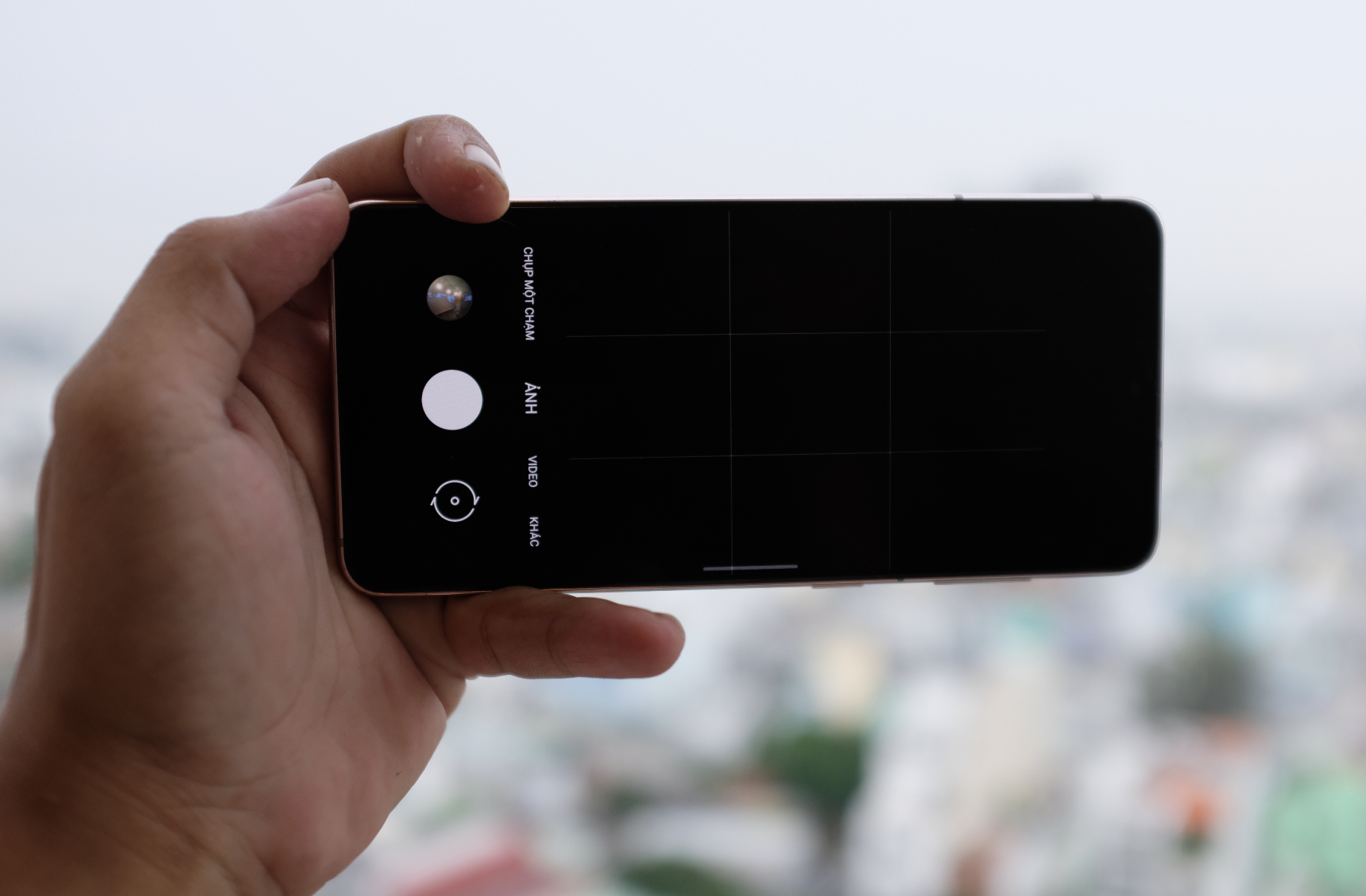 'Toi dung smartphone camera toi den trong mot thang' hinh anh