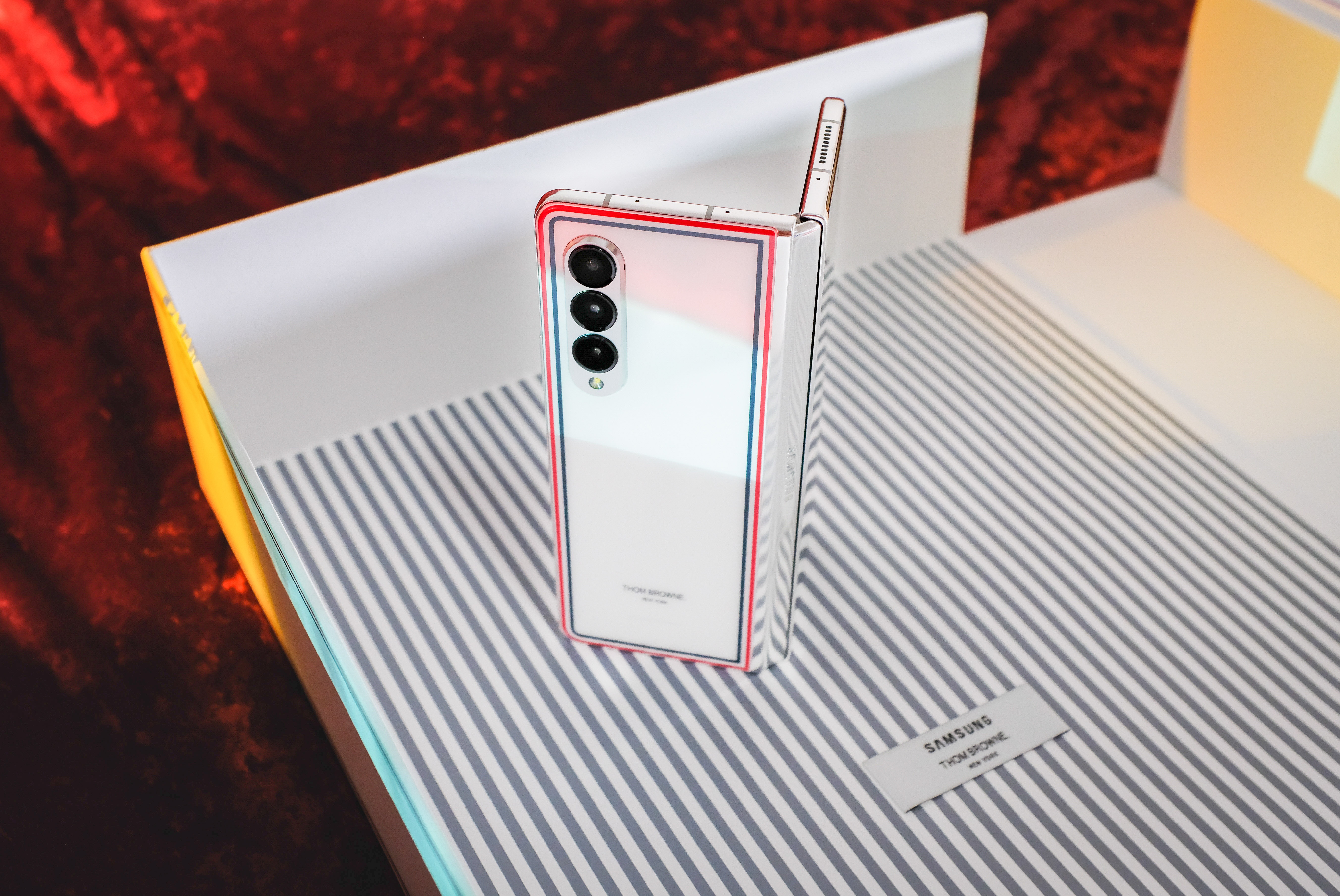 samsung galaxy fold3 thom browne anh 8