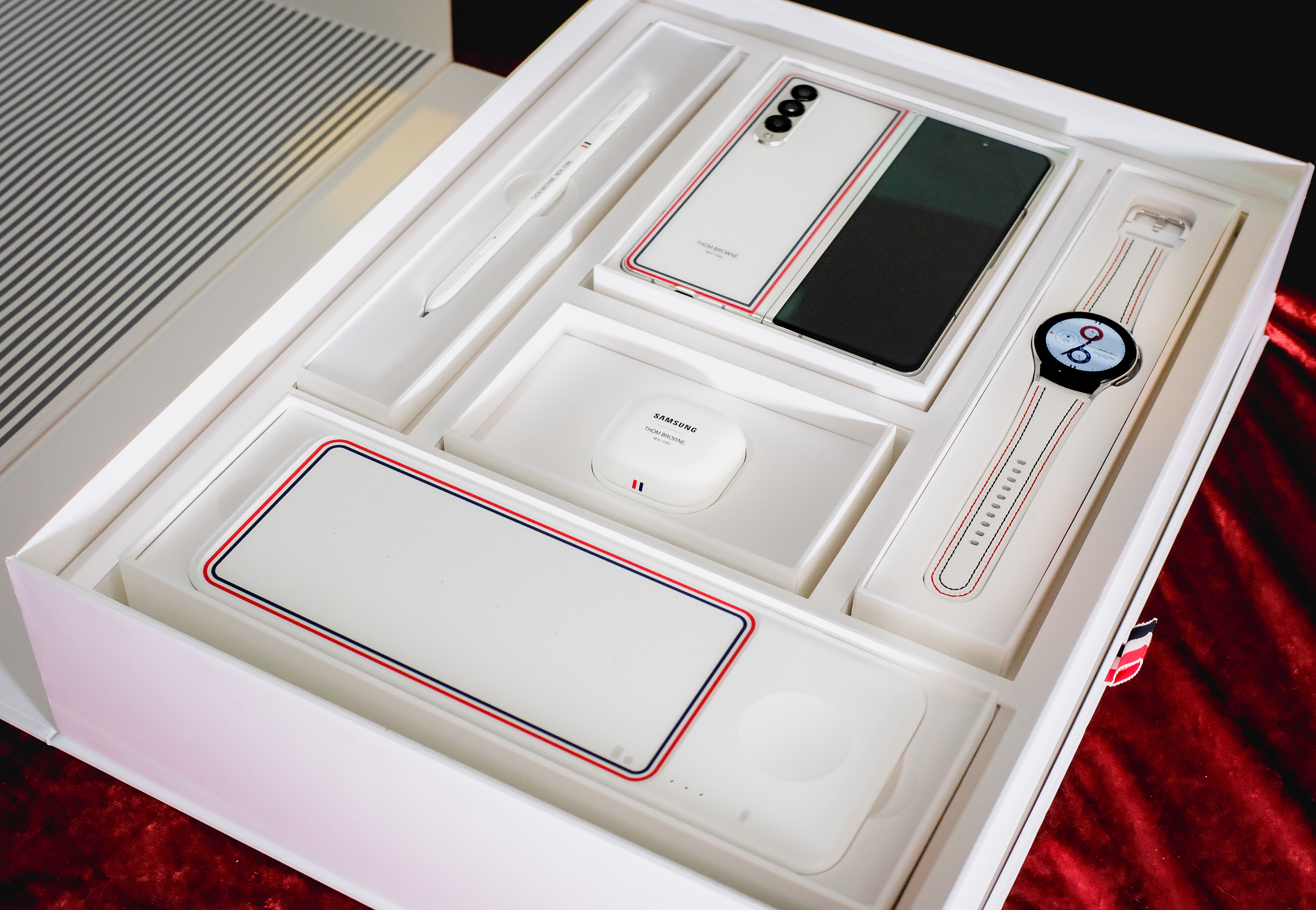 samsung galaxy fold3 thom browne anh 18