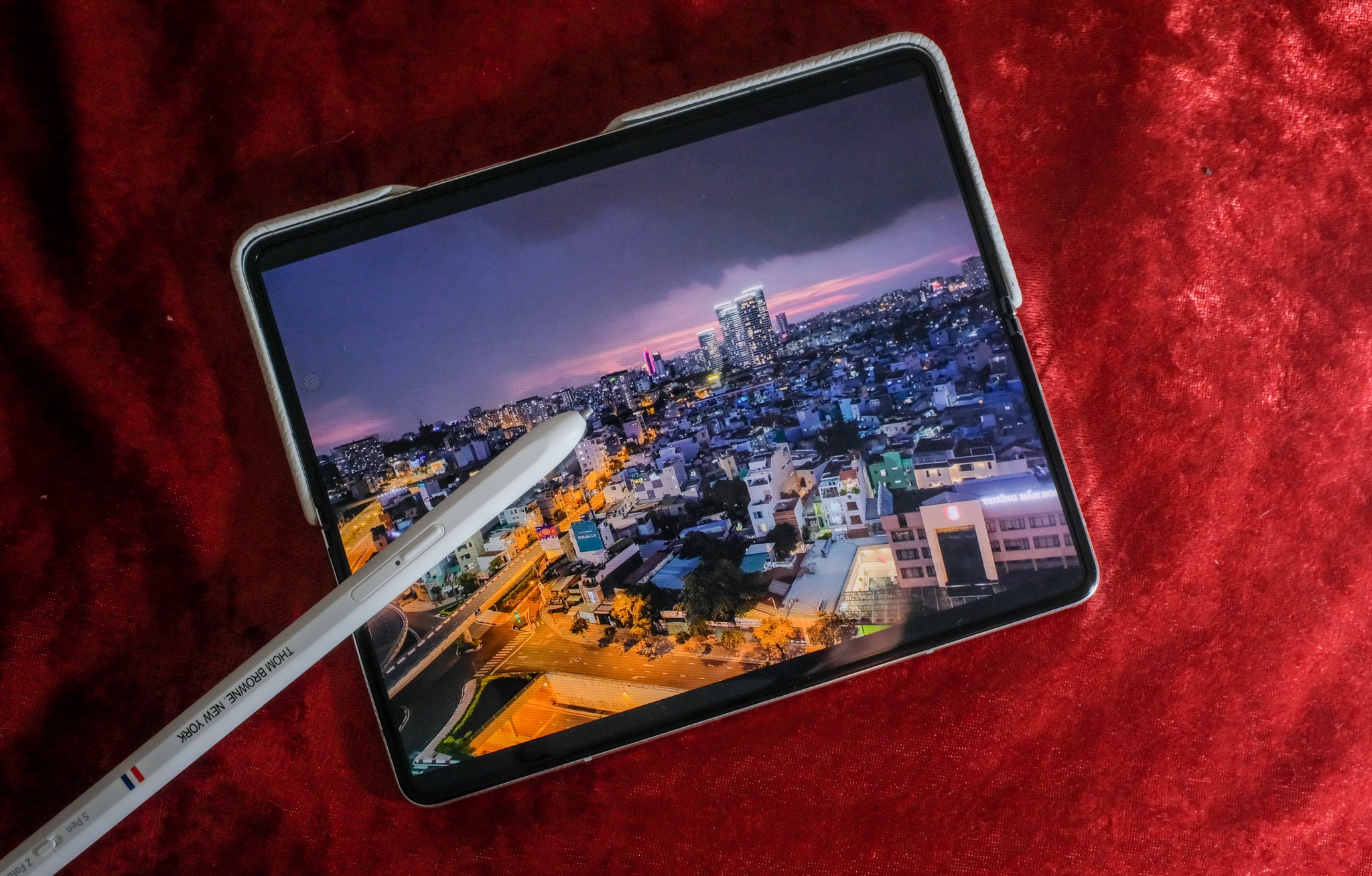 samsung galaxy fold3 thom browne anh 12