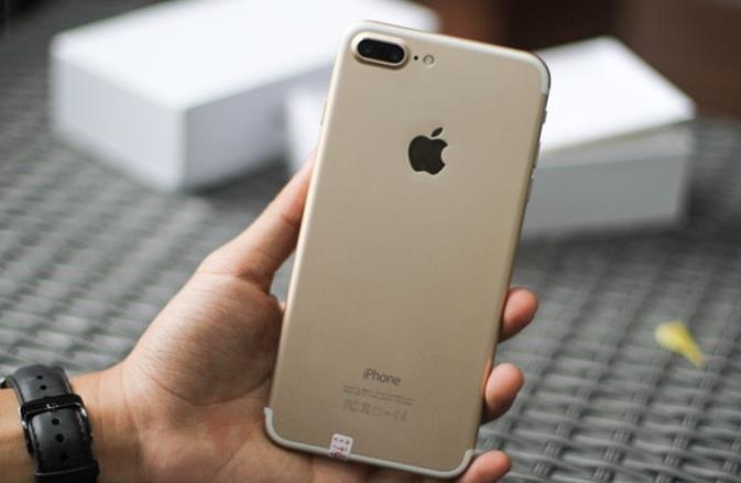 iPhone 7 Plus 32 GB thanh chiec 'iPhone quoc dan' tai Viet Nam hinh anh