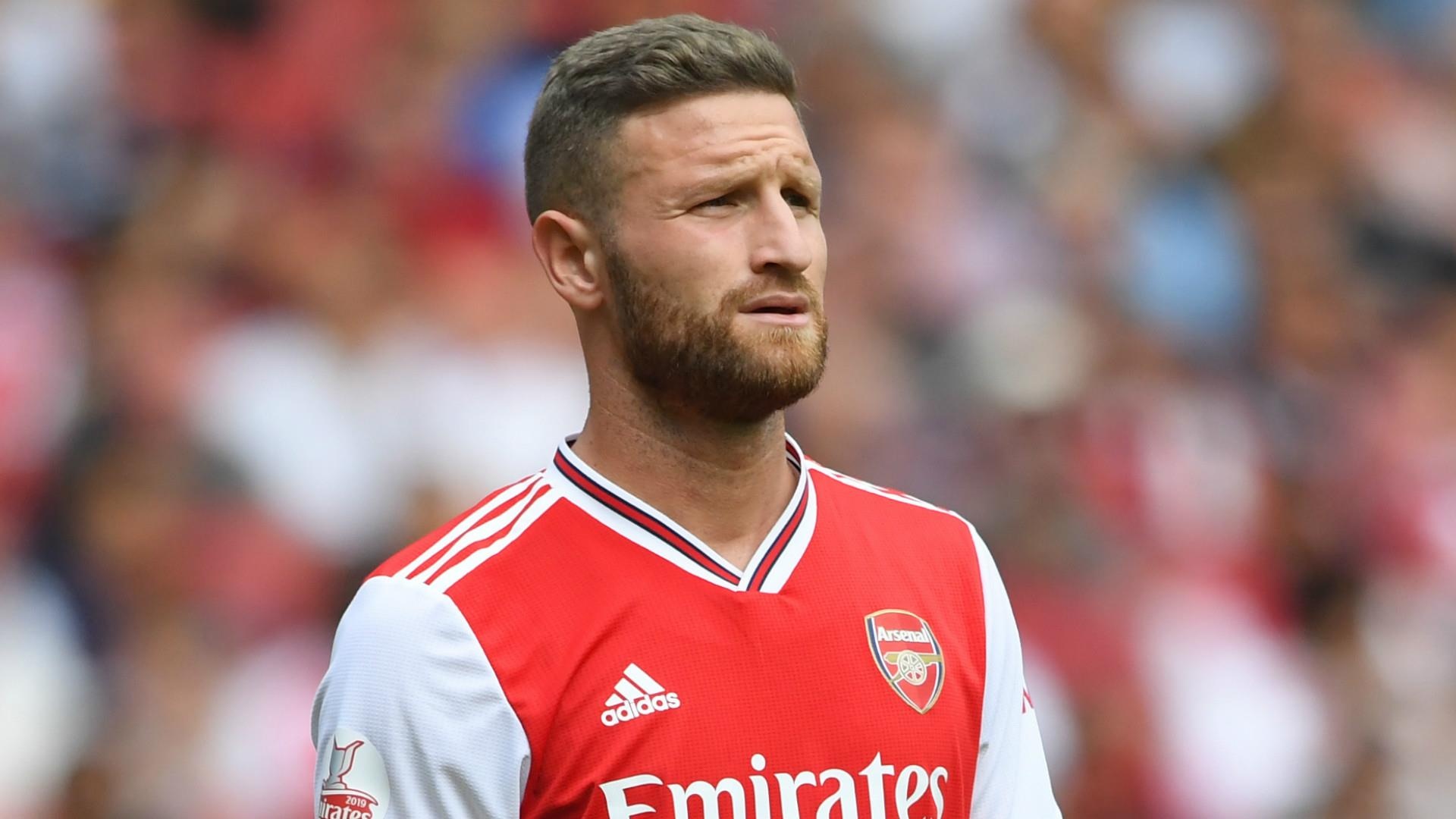 HLV Unai Emery cong khai 'duoi' Mustafi va Elneny hinh anh