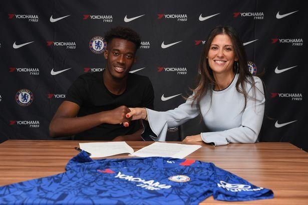 Chelsea ky hop dong dai han voi tai nang tre Hudson-Odoi hinh anh