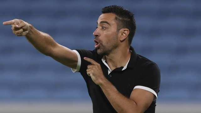 Xavi len tieng ve viec dan dat Barca hinh anh