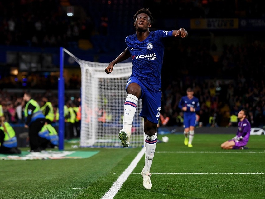 Hudson-Odoi nen hoc theo Raheem Sterling hinh anh