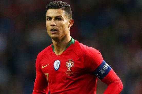 Ronaldo dan dau danh sach ghi ban vong loai tai chau Au hinh anh
