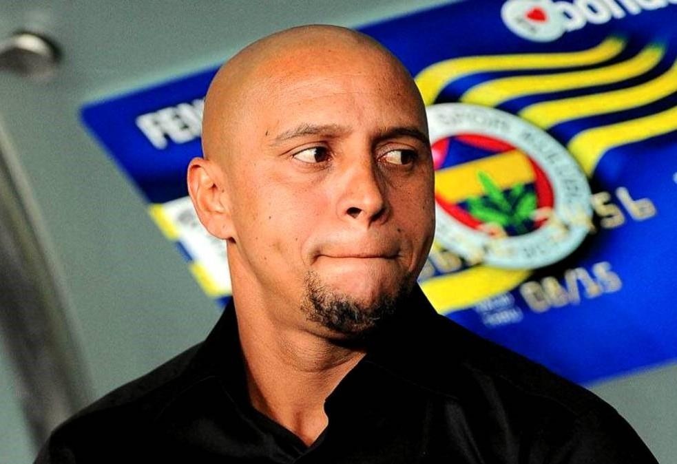 Roberto Carlos noi ve mat toi cua nhung ngoi sao Real hinh anh