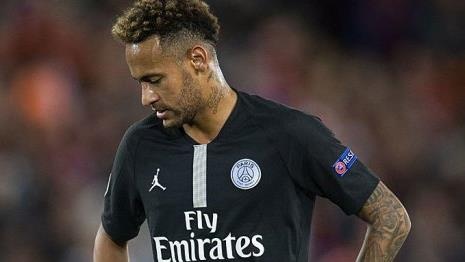 Tiet lo nguyen nhan Neymar truot de cu Qua bong Vang hinh anh