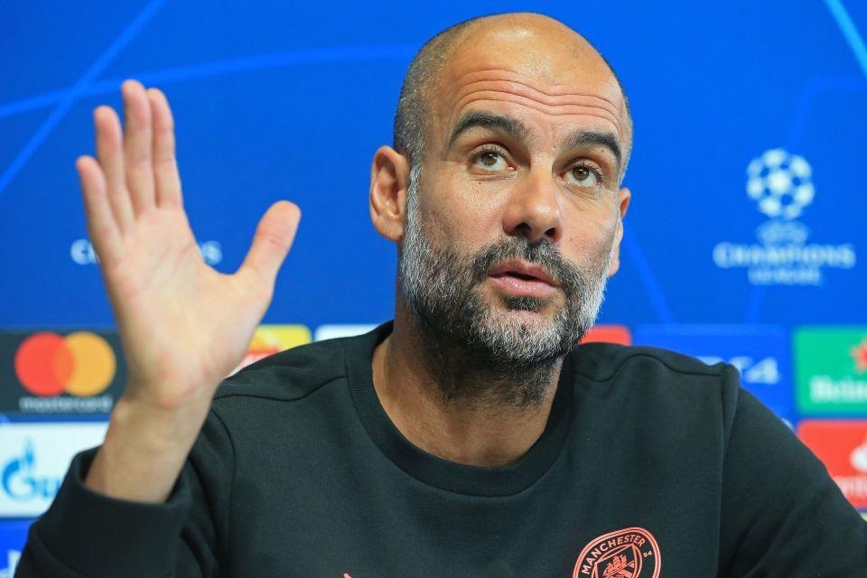 Guardiola tuc gian khi hoc tro khong san sang vao san thay nguoi hinh anh