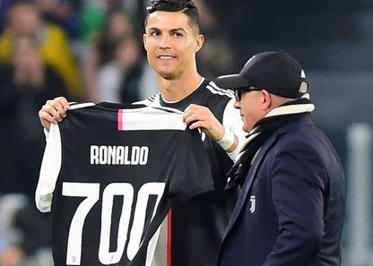 Ronaldo va nhung cau thu ghi ban nhieu nhat van con thi dau hinh anh