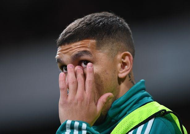 Sao Arsenal khoc vi Xhaka bi CDV doi nha phan doi hinh anh