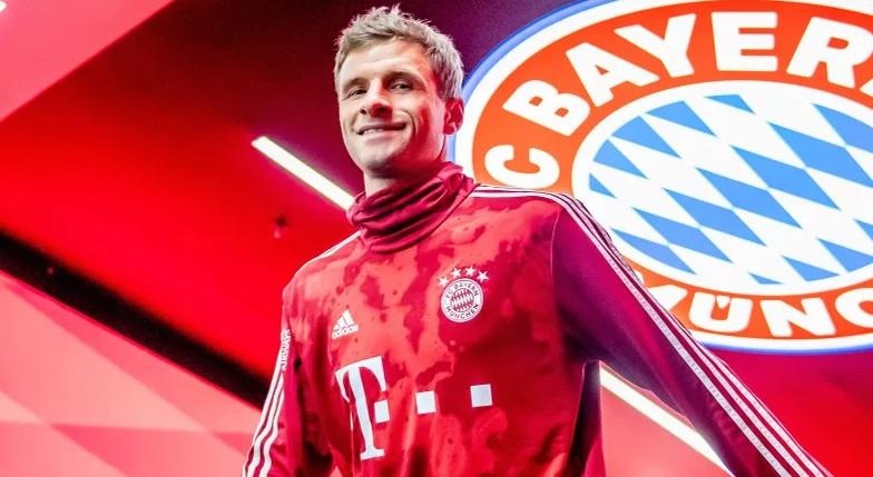 Mueller can moc dang nho trong tran Bayern thua 1-5 hinh anh