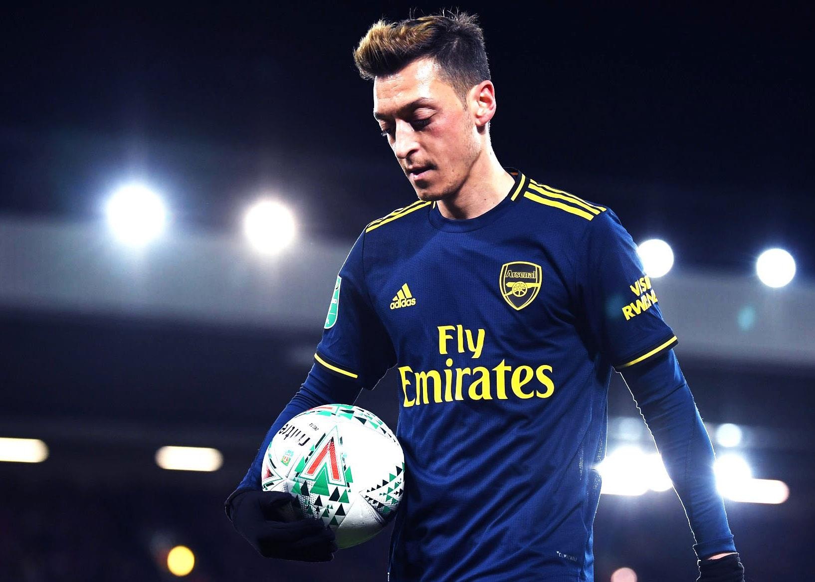 Mesut Oezil va nhung ngoi sao thuong xuyen du bi mua nay hinh anh