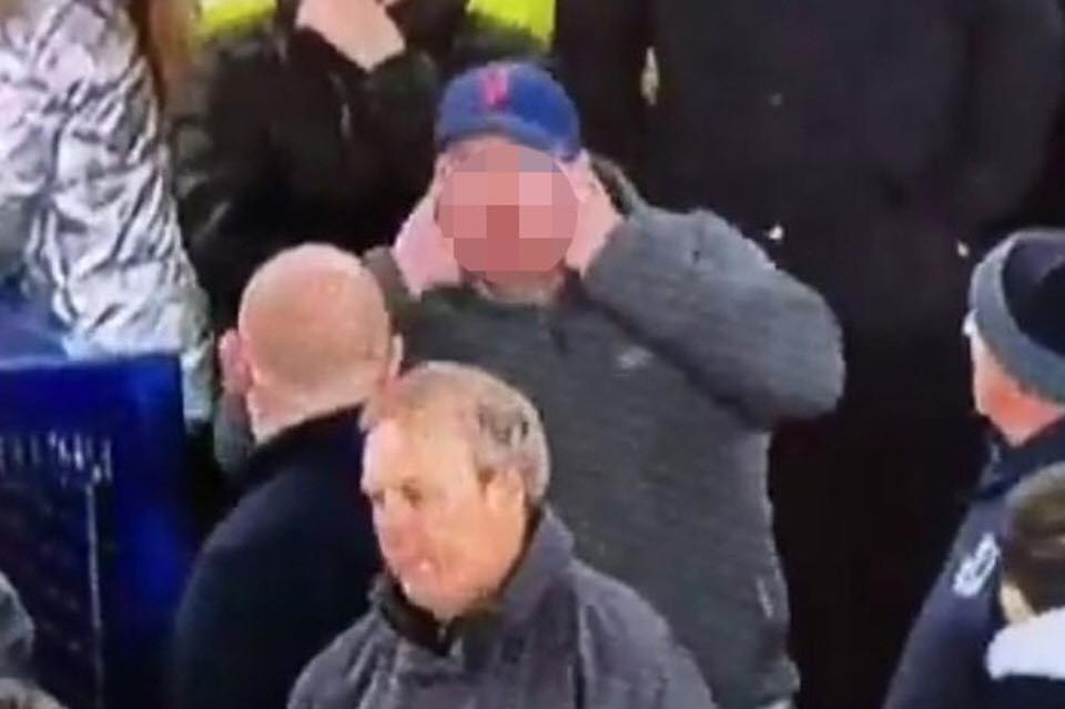 Everton vào cuộc điều tra sau trận hòa Tottenham ảnh 1 Everton vao cuoc dieu tra sau tran hoa Tottenham anh 1