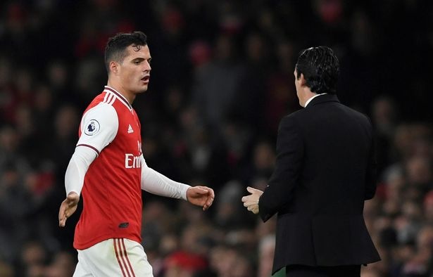 Arsenal se ban Xhaka trong thang mot anh 1
