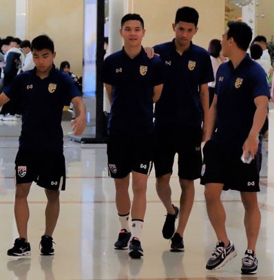 Đội tuyển Thái Lan ăn sáng muộn tại khách sạn ảnh 1 Doi tuyen Thai Lan an sang muon tai khach san anh 1