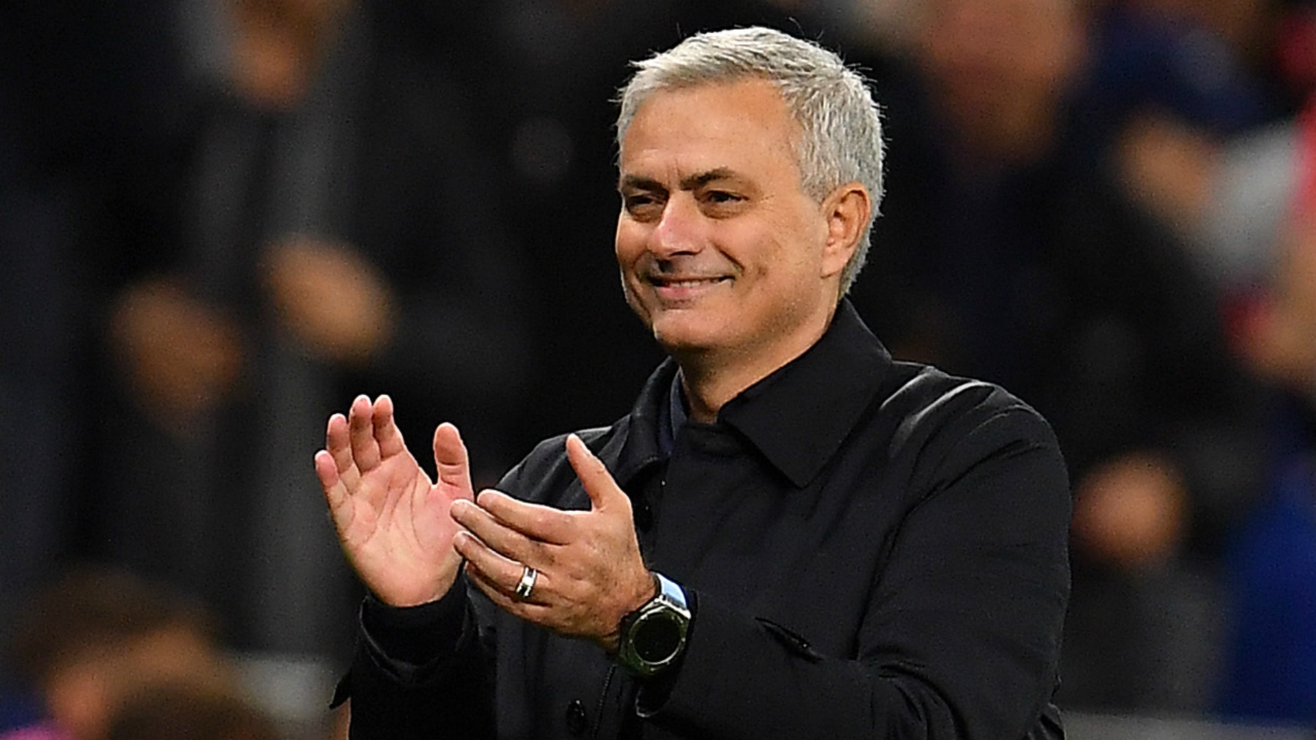 Real Madrid tung ngan HLV Mourinho den Tottenham hinh anh