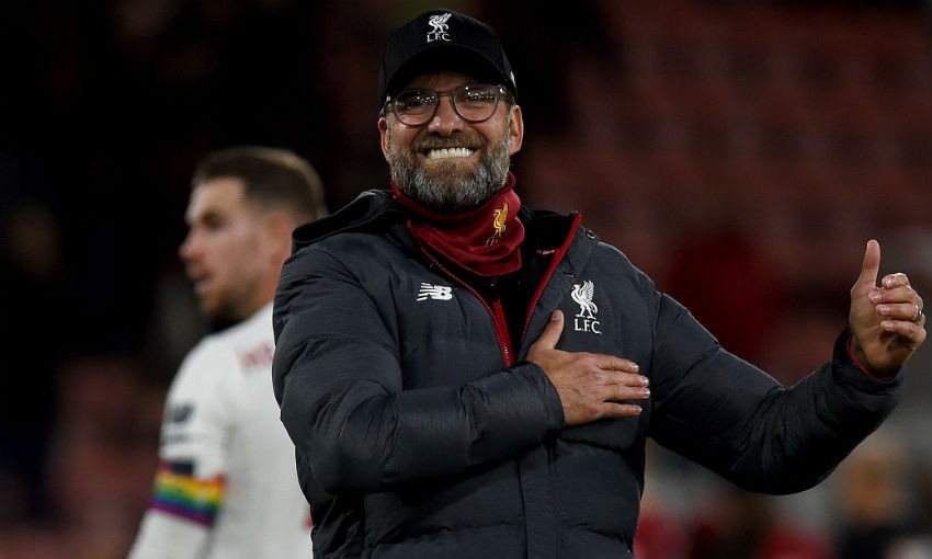 Liverpool lap nhieu cot moc sau khi danh bai Leicester hinh anh